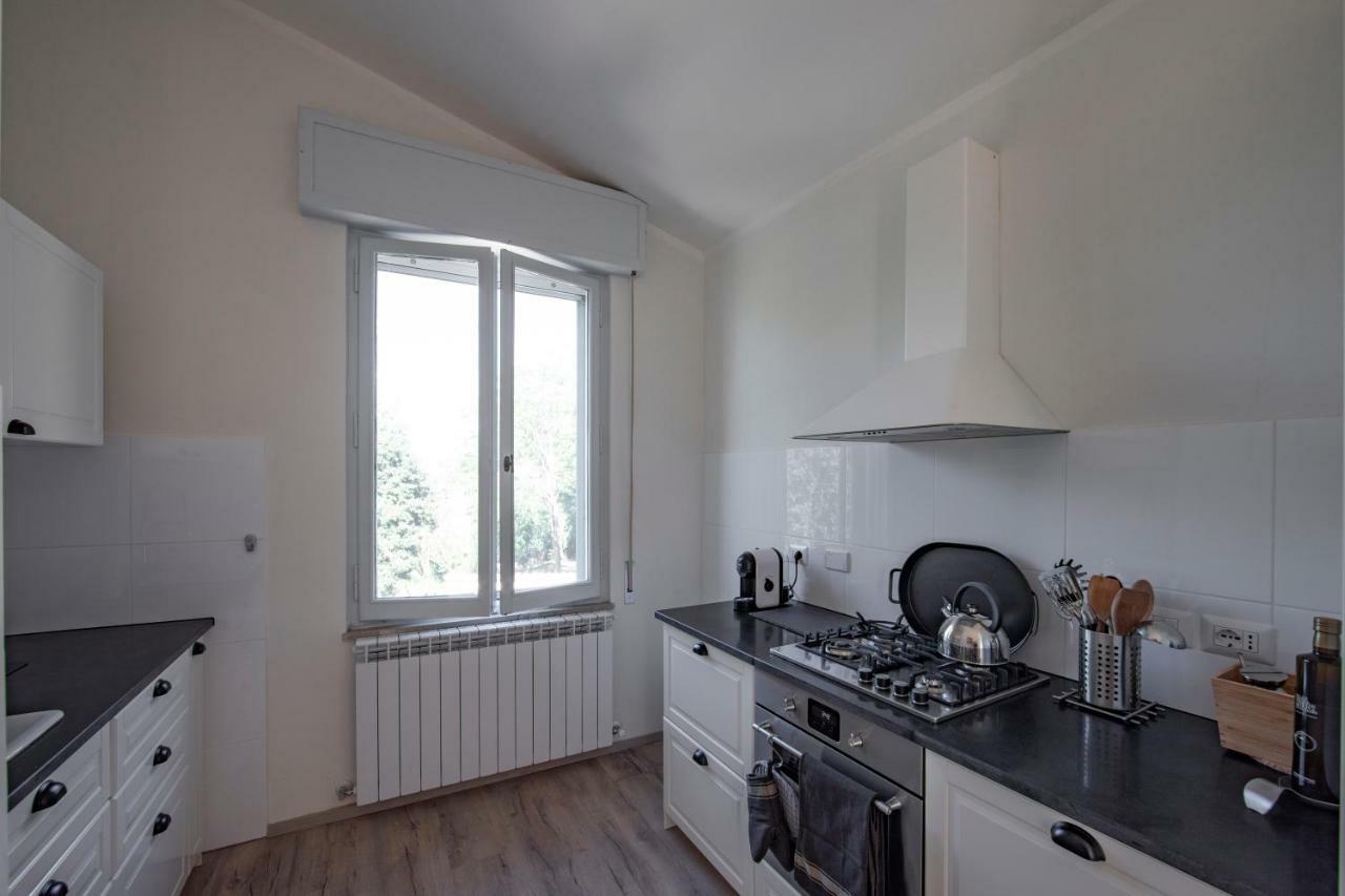 The Loft Apartment Monte del Lago Exterior foto